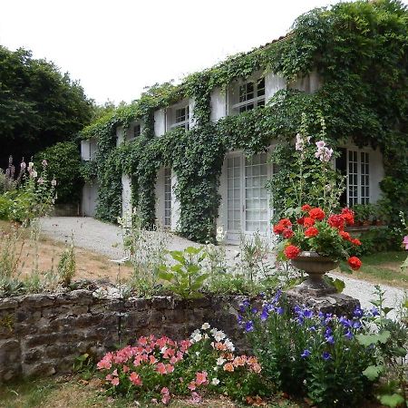 Le Petit Massigny Bed and Breakfast Les Velluire-sur-Vendee Buitenkant foto