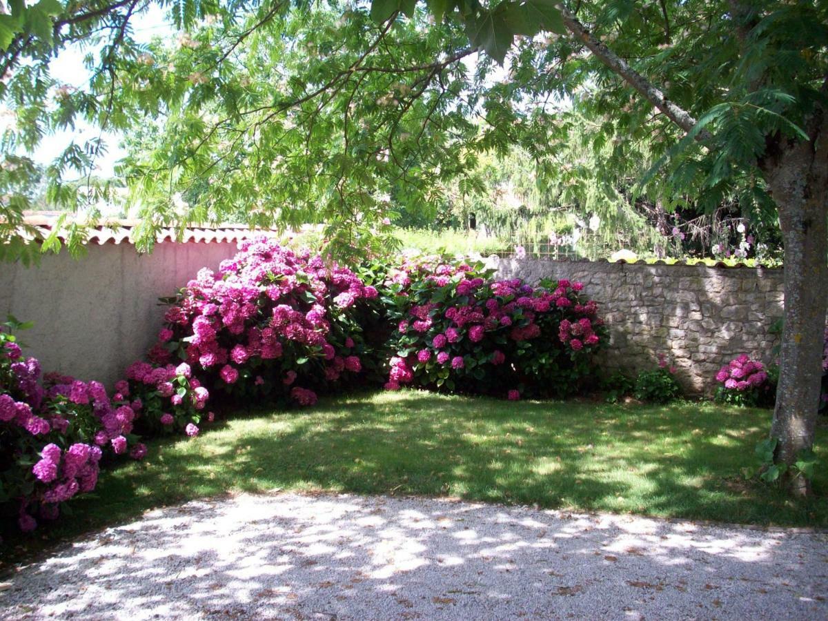 Le Petit Massigny Bed and Breakfast Les Velluire-sur-Vendee Buitenkant foto
