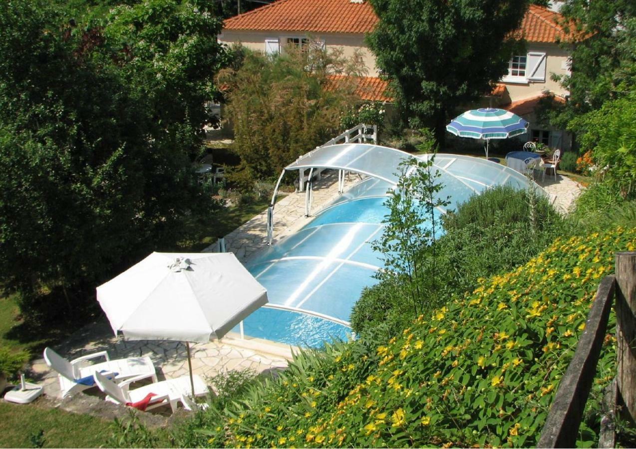 Le Petit Massigny Bed and Breakfast Les Velluire-sur-Vendee Buitenkant foto